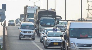 Hà Nội: Xử phạt nhiều tài xế 'cố tình' đi vào làn khẩn cấp đường Vành đai 3 trên cao