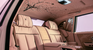 Chiêm ngưỡng Rolls-Royce Phantom Cherry Blossom độc bản với họa tiết 'hoa đào' thêu tay độc đáo