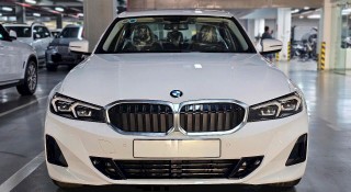 BMW 3 Series 2025 ra mắt tại Việt Nam: Giá hấp dẫn, vô lăng kiểu Peugeot, trang bị cạnh tranh Mercedes C-Class