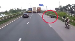 Lên án hành vi xe đầu kéo lấn làn xe máy trên đường Quốc lộ, gây tai nạn thương tâm tại Hải Phòng