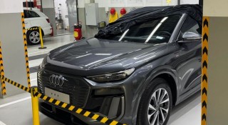 Audi Q6 e-tron chuẩn bị ra mắt Việt Nam: SUV điện 322 mã lực, giá từ 3 tỷ, thách thức BMW iX3