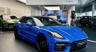 Porsche Panamera 2025 chưa đăng ký đã vội rao bán với giá 'chênh' gần 2 tỷ