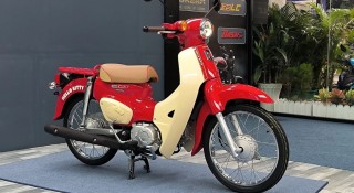 Cận cảnh Honda Super Cub 50 Hello Kitty về Việt Nam: Giá 150 triệu, đắt ngang SH 350i