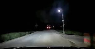 Ô tô SUV vượt ẩu trên đường hẹp, lao xuống ruộng trong đêm