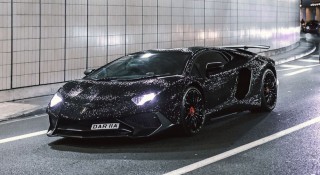 Chiêm ngưỡng Lamborghini Aventador 'báo đen' bao bọc bởi 2 triệu viên pha lê lấp lánh