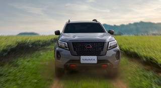 Nissan Navara 2022 ra mắt: Trang bị động cơ tăng áp kép đấu 'vua doanh số' Ranger