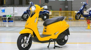 Bàn giao lô xe máy điện VinFast Evo 200 đầu tiên, giá chỉ 22 triệu đồng