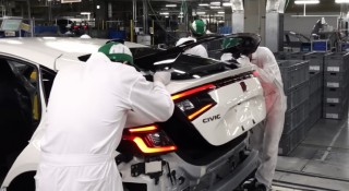 Cận cảnh quá trình sản xuất hàng 'hot' Toyota Civic Type R 2023 tại nhà máy