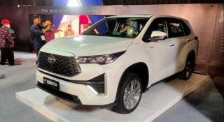 Hàng loạt đại lý nhận cọc Toyota Innova Hybrid 2023, giá dự kiến hơn 1 tỷ đồng.
