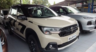 Ảnh thực tế Suzuki XL7 Hybrid tại đại lý, sớm về Việt Nam đấu Xpander