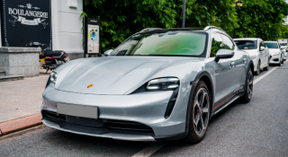 Triệu hồi hàng loạt xe điện Porsche Taycan tại Việt Nam vì lỗi pin