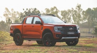 Đại lý hé lộ giá bán Ford Ranger Stormtrak, dự kiến giao xe ngay tháng 5