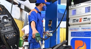Giá xăng dầu hôm nay 4/4 tiếp tục tăng, xăng RON 95-III có giảm nhưng không đáng kể!