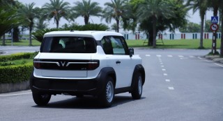 VinFast VF 3 là 'làn gió mới' của thị trường ô tô Việt Nam, gây sốt với giá rẻ bất ngờ