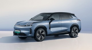 Lynk & Co 08 2025 có phiên bản hybrid mới, đi 245 km mà không cần đổ xăng