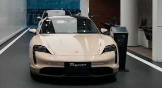 Hàng nghìn xe điện Porsche Taycan ‘lĩnh án’ triệu hồi do pin bị lỗi