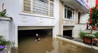 Nhiều chủ xe khẩn trương tìm biện pháp bảo vệ ô tô chống siêu bão Yagi