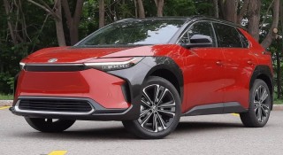 Động thái bất ngờ của Toyota trong bối cảnh cuộc đua xe điện ngày một tăng nhiệt