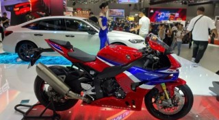 Honda ra mắt mô tô phân khối lớn CBR1000RR-R tại Việt Nam, giá bán 1,052 tỷ đồng