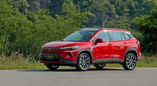 Vừa ra mắt bản mới, Toyota Corolla Cross 'lội ngược dòng' ngoạn mục