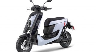 Xe máy điện Yamaha EMF thế hệ mới ra mắt: Chạy được 65 km/sạc, cạnh tranh Honda U-GO