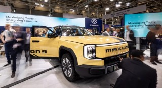 Bán tải điện cỡ lớn Maxus eTerron 9 ra mắt: Thùng xe có thể kéo dài, chạy 430 km/sạc