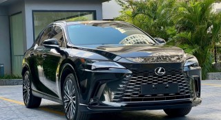 Lexus RX 350 2023 chạy lướt 20.000 km có giá thế nào trên sàn xe cũ?