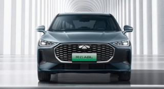 Xe hybrid Chery Fulwin A8L ra mắt: 'Ăn xăng' 4,2 lít/100 km, phạm vi hoạt động hơn 2.100 km