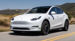 Gần 380.000 xe điện Tesla bị triệu hồi do nguy cơ mất kiểm soát tay lái