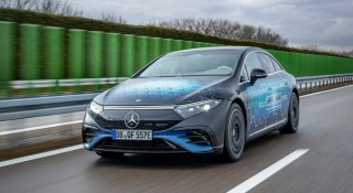 Mercedes EQS sử dụng pin thể rắn lộ diện trên phố, chạy được tới 1.000 km