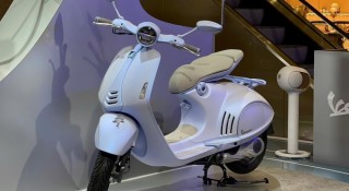 Xe tay ga Vespa 946 Snake có giá 460 triệu đồng tại Việt Nam, giới hạn 30 chiếc