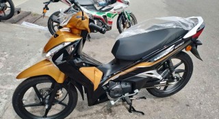 Honda Wave 125i nhập Malaysia đã về Việt Nam: Giá hơn 75 triệu đồng, thách thức Future 125 FI