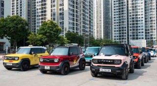Hàng trăm xe VinFast VF 3 khoe sắc 'đốt cháy' bầu không khí 3 miền