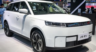 Sếp Omoda & Jaecoo úp mở về khả năng ra mắt Jaecoo J5 EV tại Việt Nam - SUV điện cùng phân khúc với Xforce
