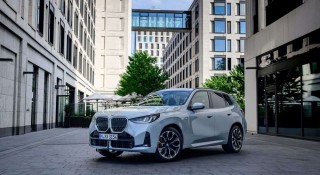 Đại lý tiết lộ BMW X3 2025 có thể sắp về Việt Nam, 'phả hơi nóng' lên Mercedes-Benz GLC