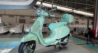 Cặp xe ga Vespa Sprint và Primavera ra mắt bản nâng cấp: Tinh chỉnh thiết kế, cạnh tranh Honda SH