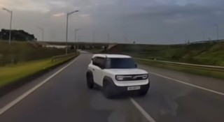 Tái diễn tình trạng ô tô đi ngược chiều trên cao tốc: Phạt nặng vẫn chưa đủ răn đe?