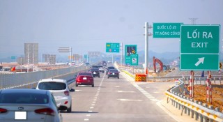 Tài xế lỡ đi quá lối ra trên cao tốc: Cách xử lý đúng luật và an toàn