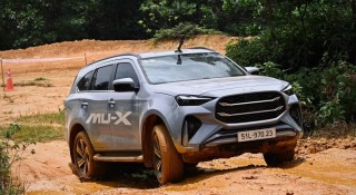 Không nâng cấp động cơ, Isuzu mu-X 2025 có đang tự thu hẹp cơ hội?