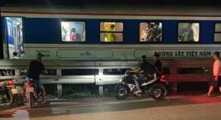 Người đàn ông bị tàu tông tử vong tại Hà Nội: Khi đường ray vẫn là 'cái bẫy tử thần' giữa lòng đô thị