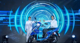 'Xe ga quốc dân' Vision với màu xanh lạ mắt là chiếc xe máy thứ 40 triệu của Honda Việt Nam
