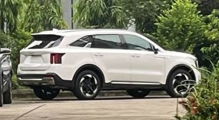 Kia Sorento 2025 lộ diện không che tại trạm đăng kiểm ở Hà Nội, sẵn sàng ra mắt trong tháng 7?