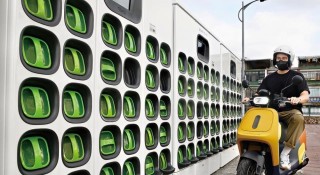 Xe xăng sắp bị hạn chế, Việt Nam học được gì từ các nước về xây dựng hạ tầng trạm sạc xe điện?