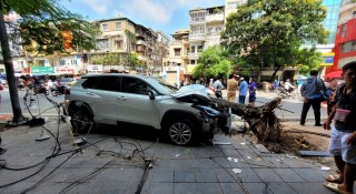 Ô tô 'điên' liên tục gây họa trên đường phố Hà Nội: Phạt nồng độ cồn đang lơi lỏng?