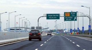 Đề xuất cấm xe tải, xe khách chạy vào làn sát dải phân cách: Giải pháp trị 'xe rùa bò' trên cao tốc