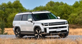 Phân khúc SUV cỡ D tháng 7/2025: Santa Fe tăng gần gấp đôi doanh số nhưng vẫn xếp sau Fortuner