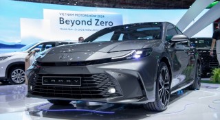 Xe Toyota nhập khẩu tăng giá: Camry đắt thêm 12 triệu, Corolla Cross và Fortuner tăng 8 triệu đồng