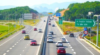 Lái ô tô cỡ nhỏ trên cao tốc: 5 sai lầm phổ biến cần tránh