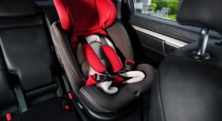 Từ 2026, ô tô chở trẻ em phải có thiết bị an toàn: Chọn loại nào phù hợp từng độ tuổi?