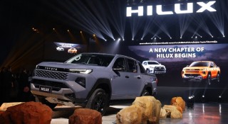 Rộ tin Toyota Hilux thế hệ mới sẽ về Việt Nam trước Tết: Đại lý âm thầm nhận cọc, giá dự kiến đắt hơn?